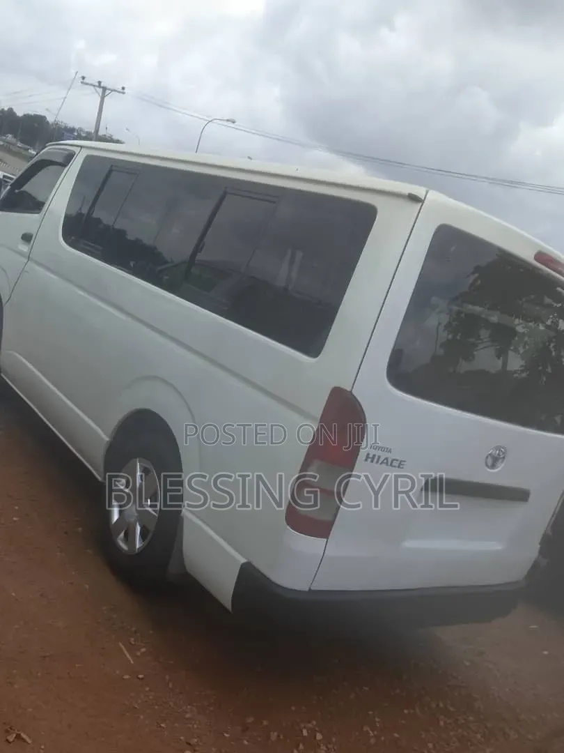 Toyota HiAce 2012 White