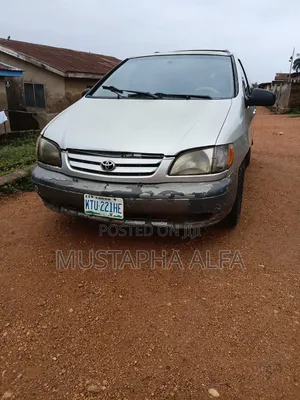 Toyota Sienna 2000 Silver