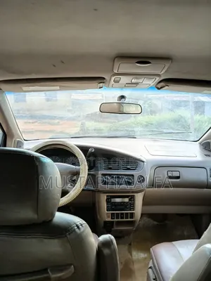 Toyota Sienna 2000 Silver