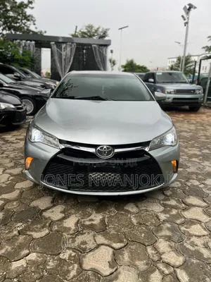 Toyota Camry SE 4dr Sedan (2.5L 4cyl 6A) 2015 Silver