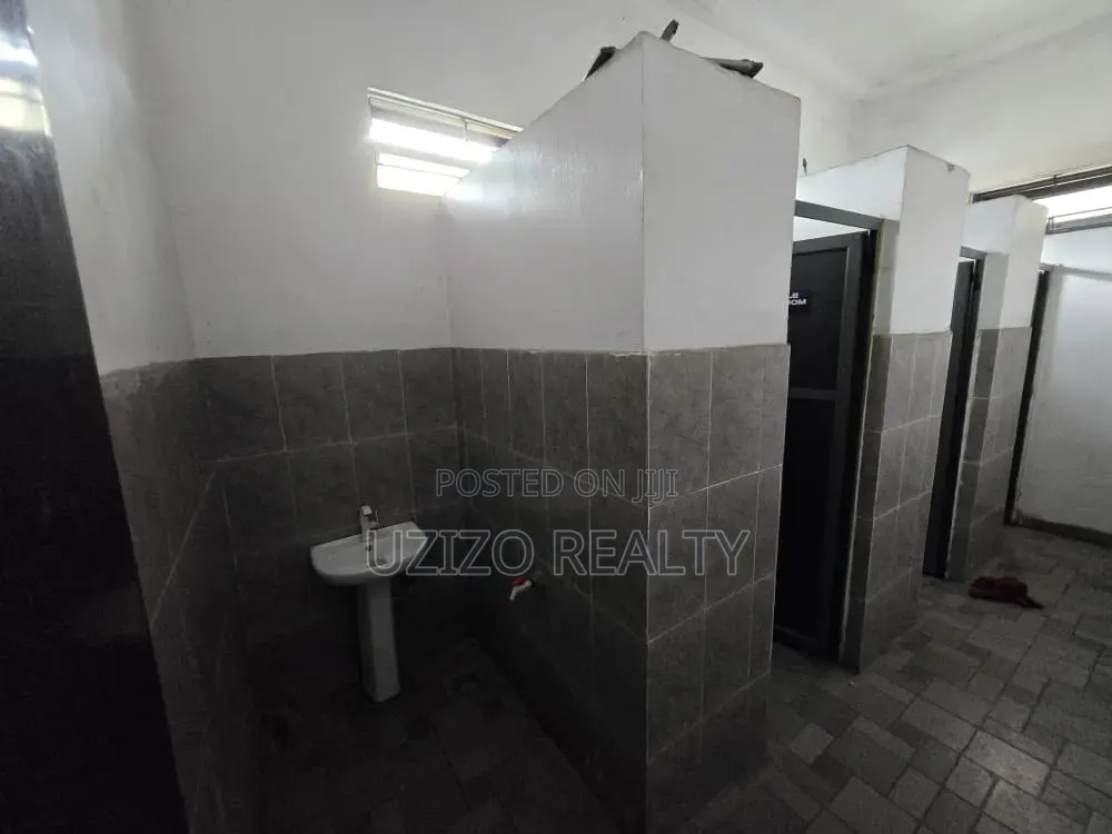 Strategically Positioned Office Complex