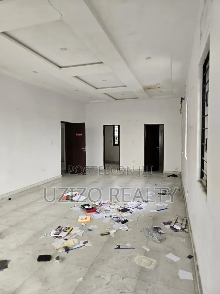 Strategically Positioned Office Complex