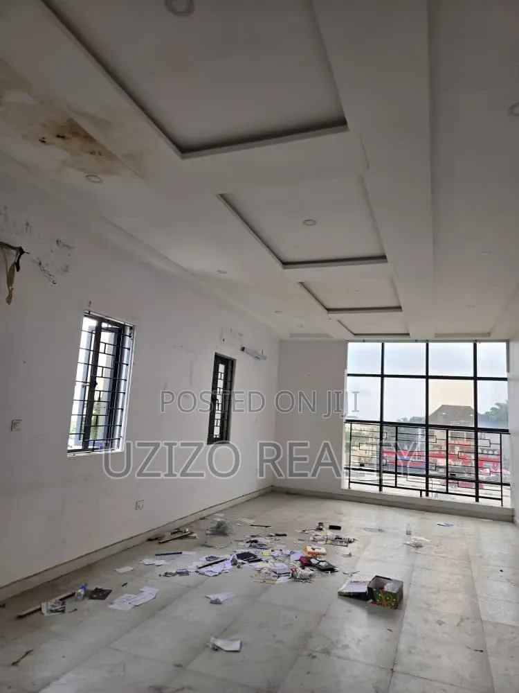 Strategically Positioned Office Complex