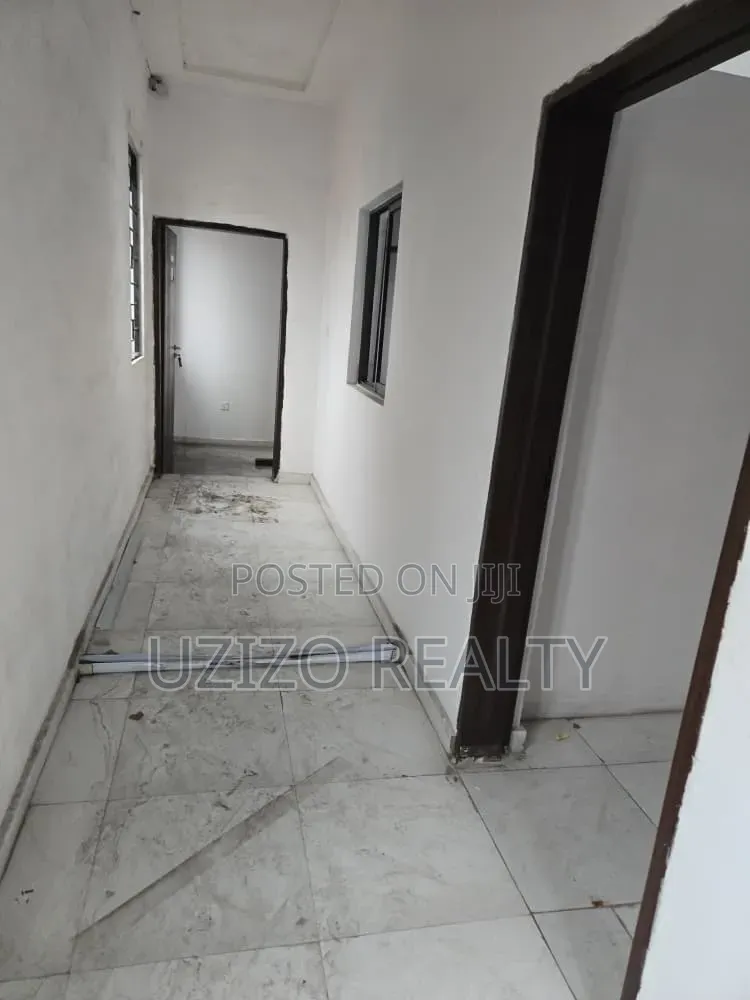Strategically Positioned Office Complex
