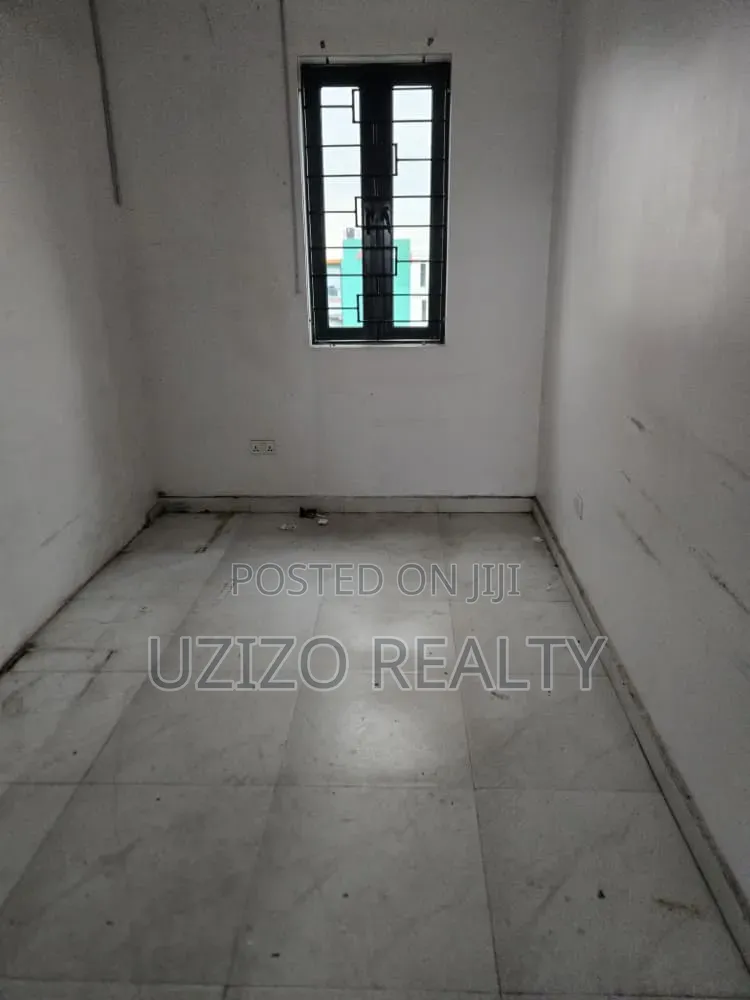 Strategically Positioned Office Complex
