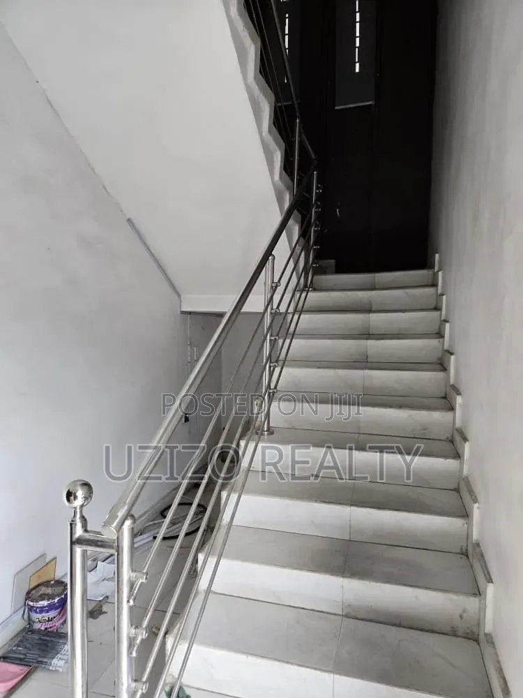 Strategically Positioned Office Complex
