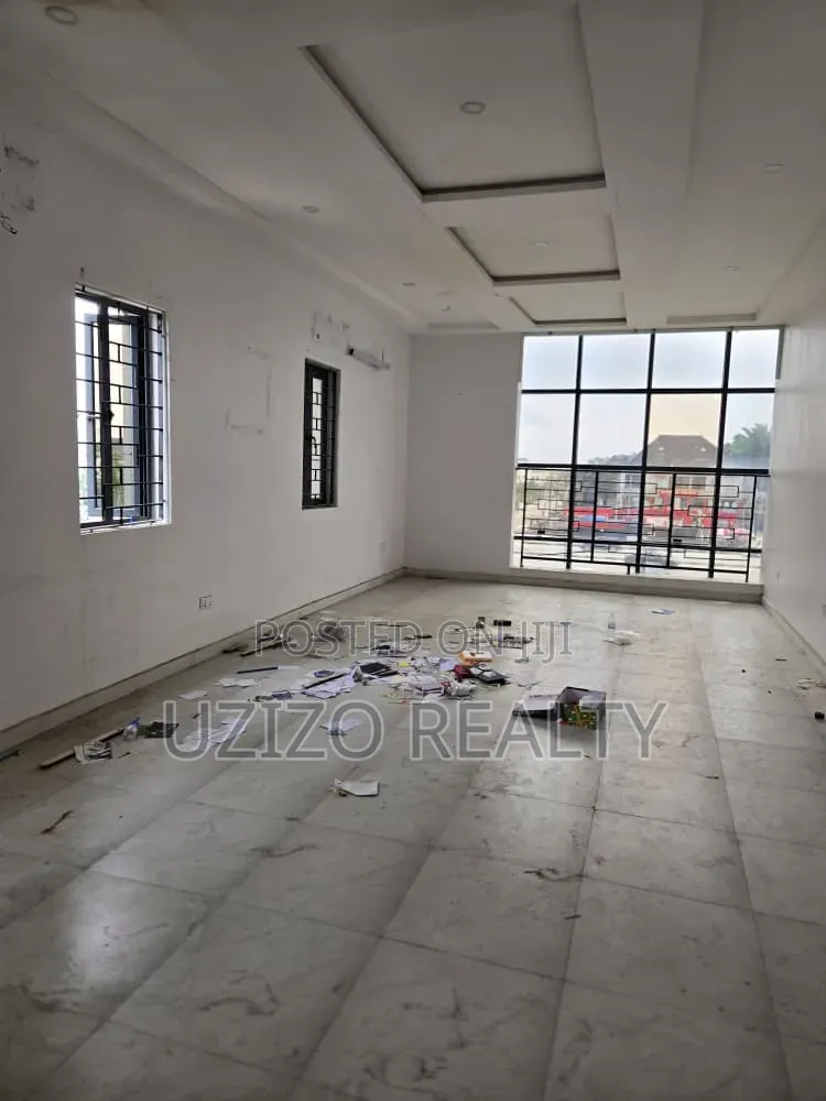 Strategically Positioned Office Complex