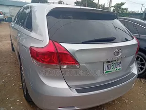 Toyota Venza 2010 Silver
