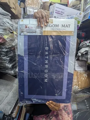 Non-Slip Absorbant Square Bathroom Mat