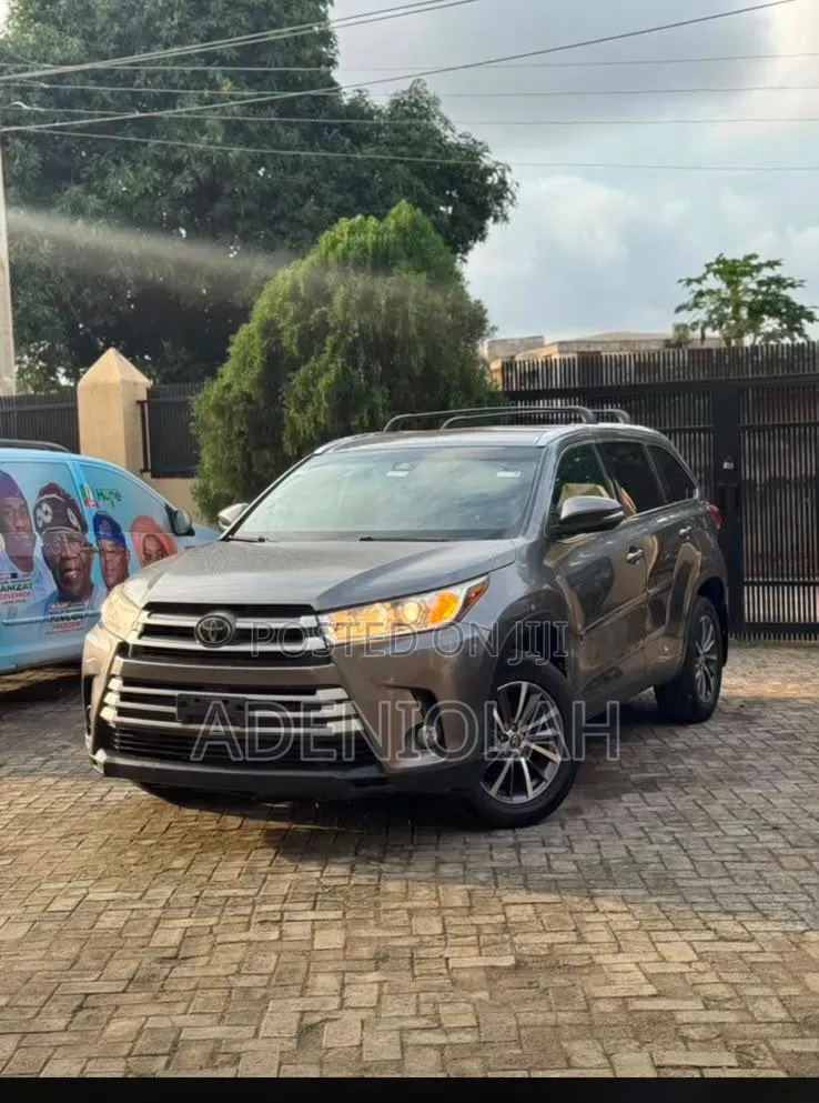 Toyota Highlander 2018 Gray