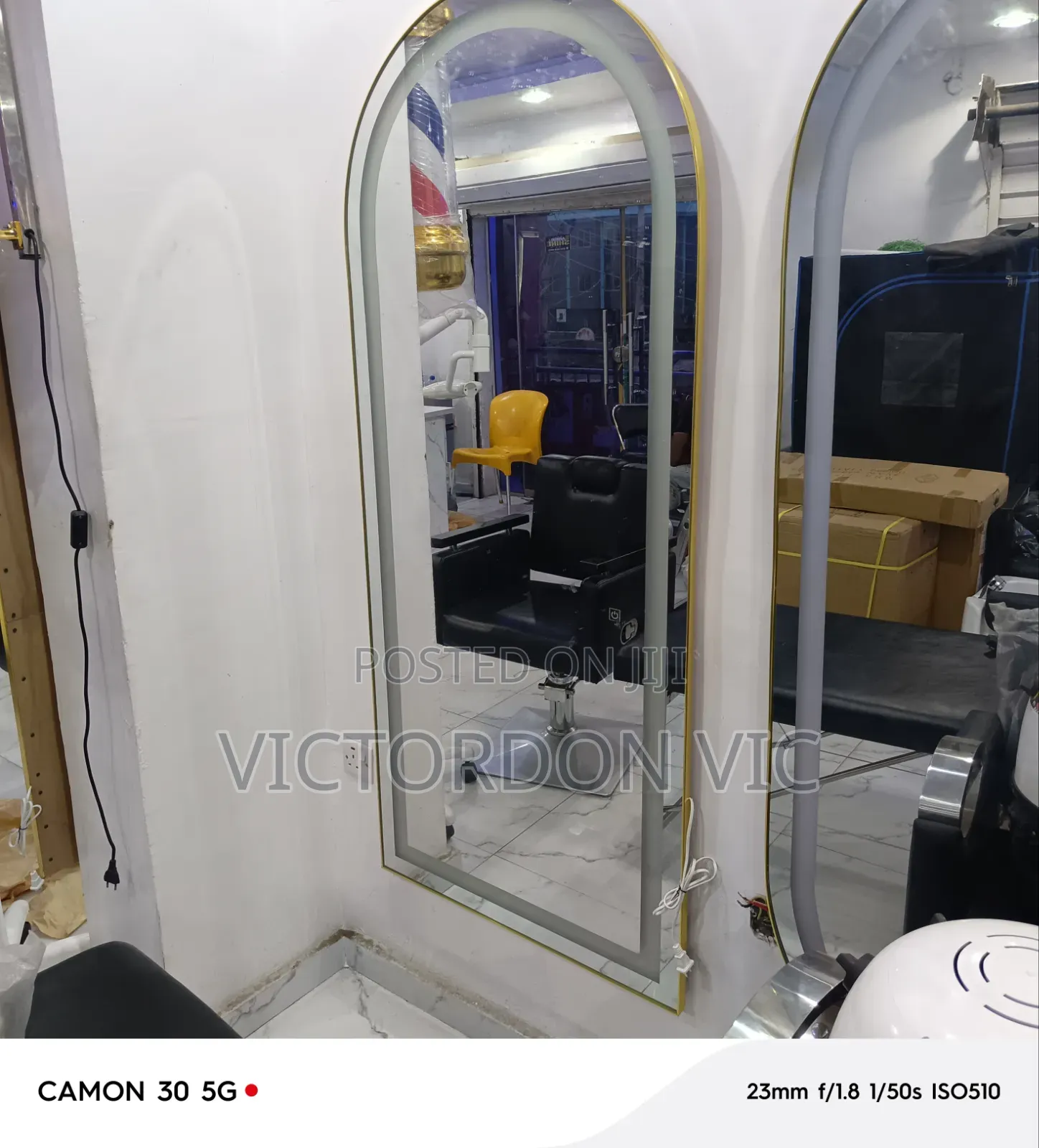 Salon TV Mirror