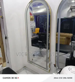 Salon TV Mirror