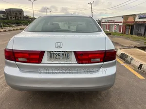 Honda Accord 2005 Silver