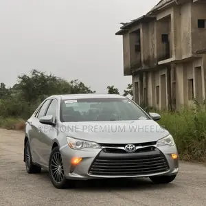 Toyota Camry XSE 4dr Sedan (2.5l 4cyl 6A) 2016 Silver