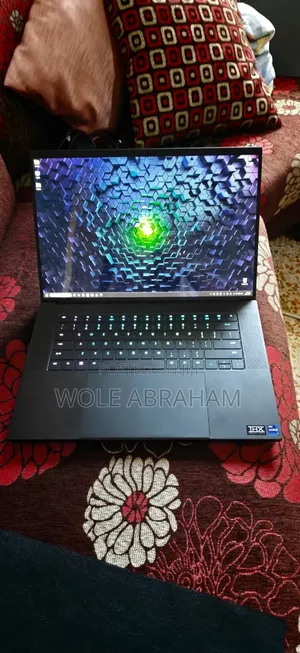New Laptop Razer Blade 32GB Intel Core i9 SSD 2T