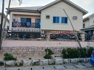 3bdrm Apartment in Jakande for rent