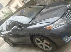 Toyota Venza AWD 2011 Gray