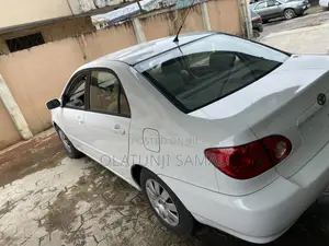 Toyota Corolla 2003 White