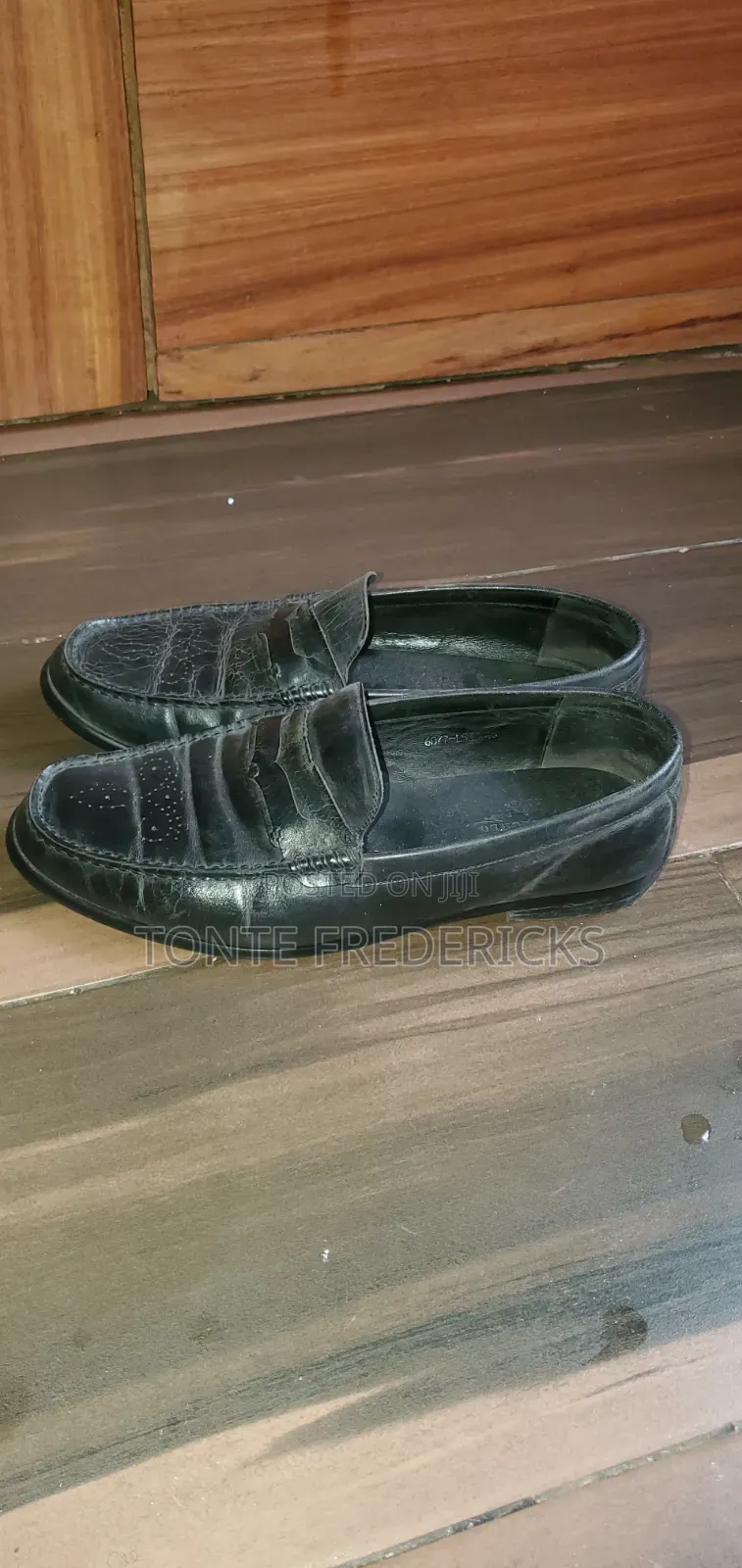 Shoe Lot Size 43