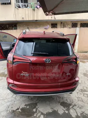 Toyota RAV4 2016 Red