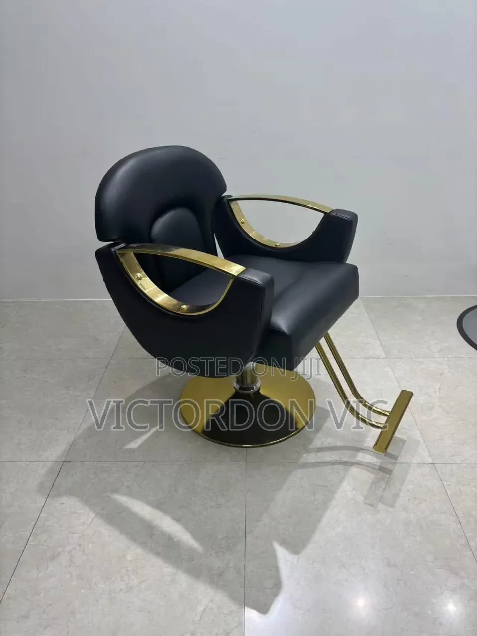 Barbing Chair