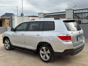 Toyota Highlander Limited 2012 Silver