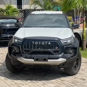 New Toyota Hilux GR SPORT II 2026 Black