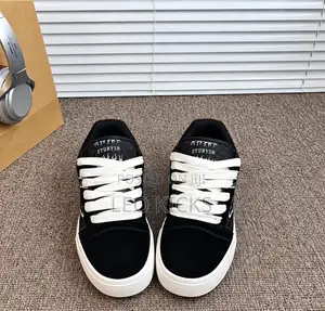 Stylish Black White Casual Sneakers – Brand New Fully Boxed