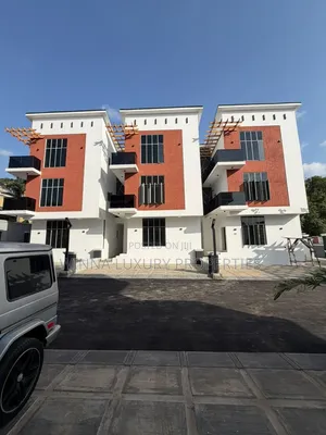 4bdrm Townhouse/Terrace in Utako for sale