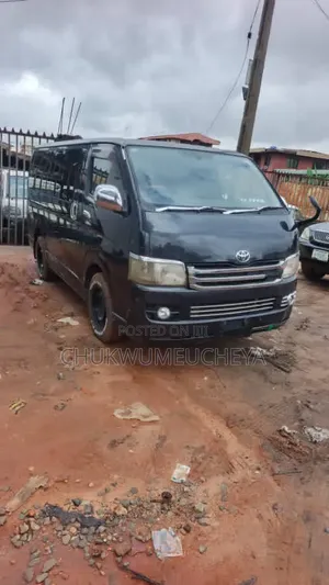 Toyota HiAce 2016 Black