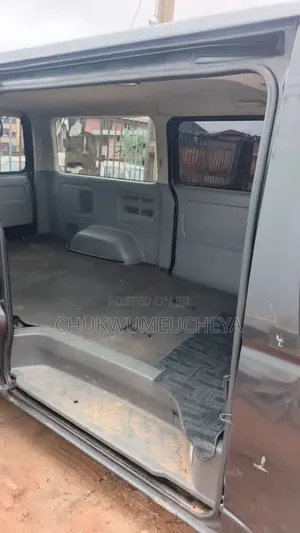 Toyota HiAce 2016 Black