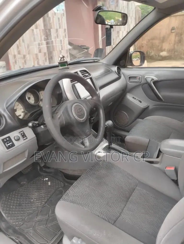 Toyota RAV4 Automatic 2004 Gray