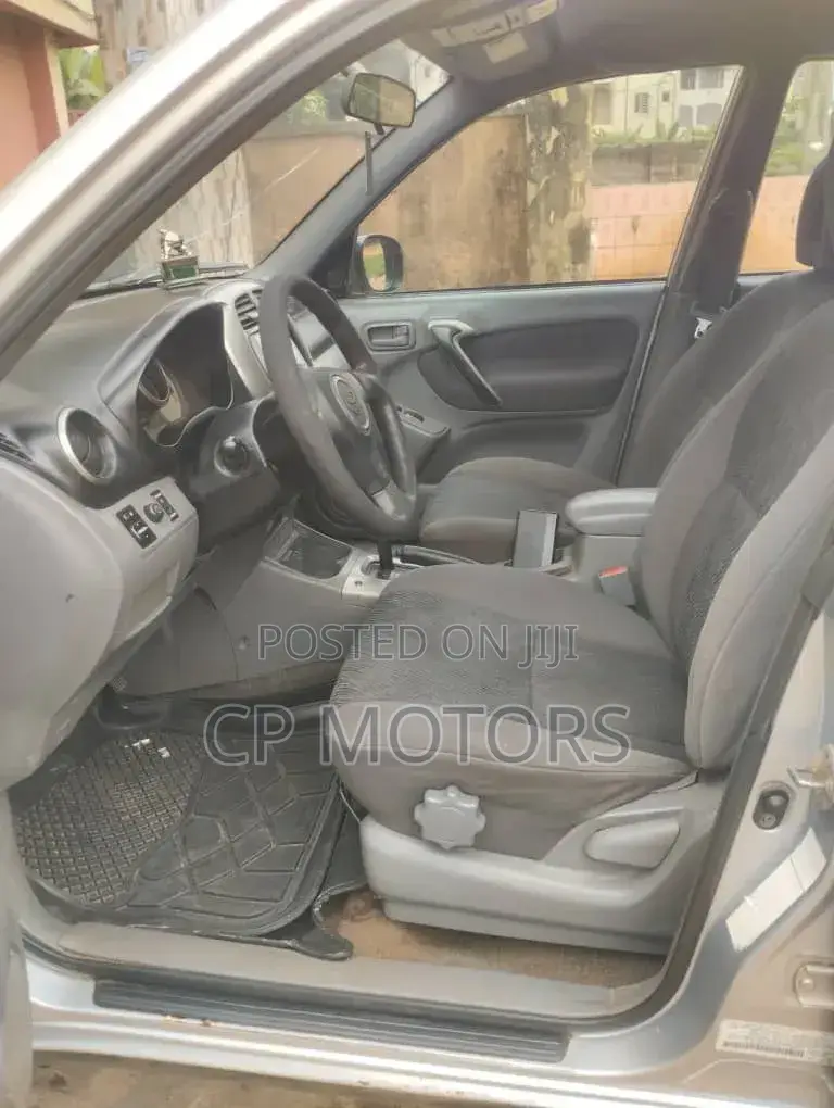Toyota RAV4 Automatic 2004 Gray