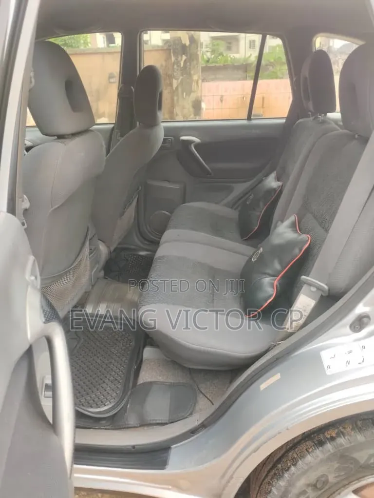 Toyota RAV4 Automatic 2004 Gray