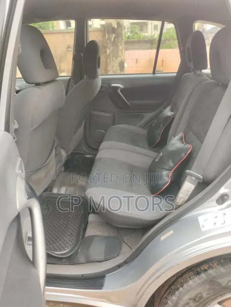 Toyota RAV4 Automatic 2004 Gray