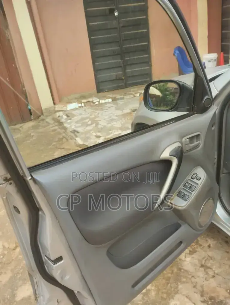 Toyota RAV4 Automatic 2004 Gray