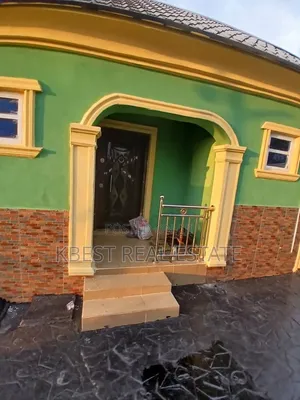 Furnished 3bdrm Apartment in Ilesha Garage Area, Osogbo for sale