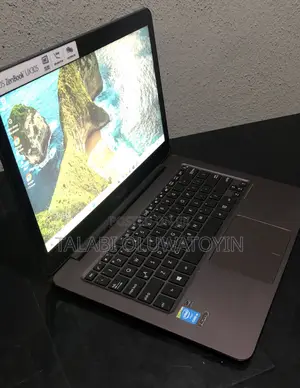 Laptop Asus ZenBook UX305FA 8GB Intel Core M SSD 128GB