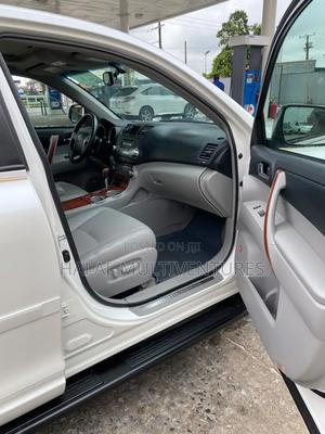 Toyota Highlander Limited 2010 White