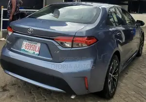 Toyota Corolla LE 2020 Blue