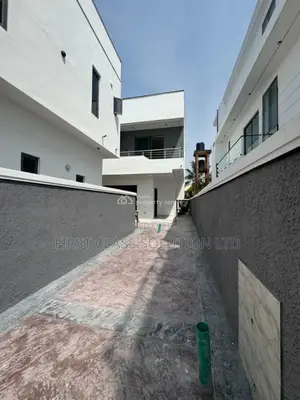 4bdrm Duplex in New Road, Lekki, for sale