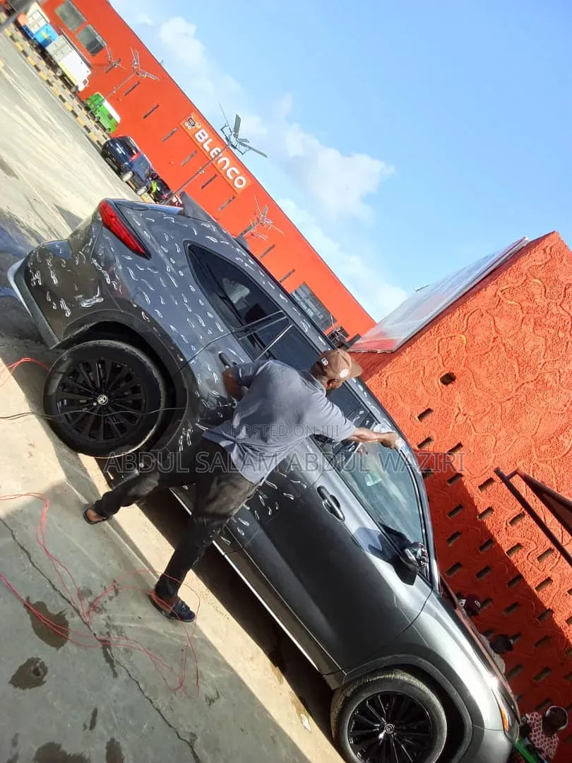 Aswaz Auto Buffing Waxing