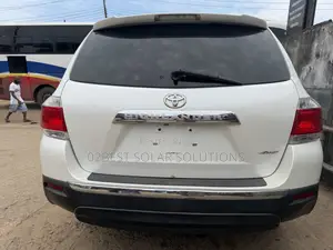 Toyota Highlander Limited 2012 White