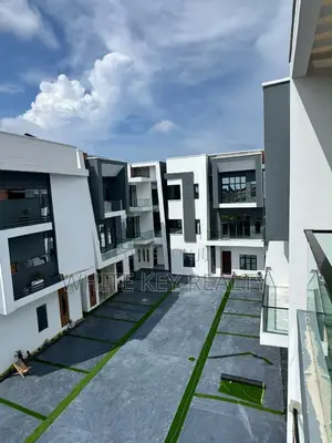 2bdrm Apartment in Lekki Scheme 2, Peninsula Estate for rent