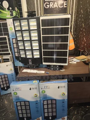 FFG 24-Eye Solar Street Light – Light Up Your Compound