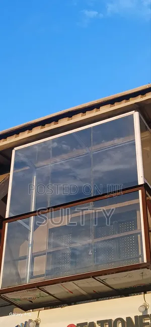 Show Glass