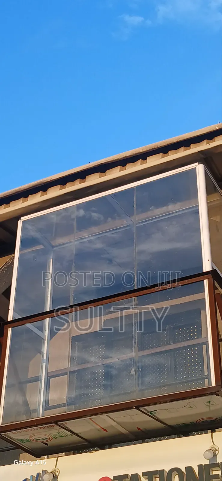 Show Glass