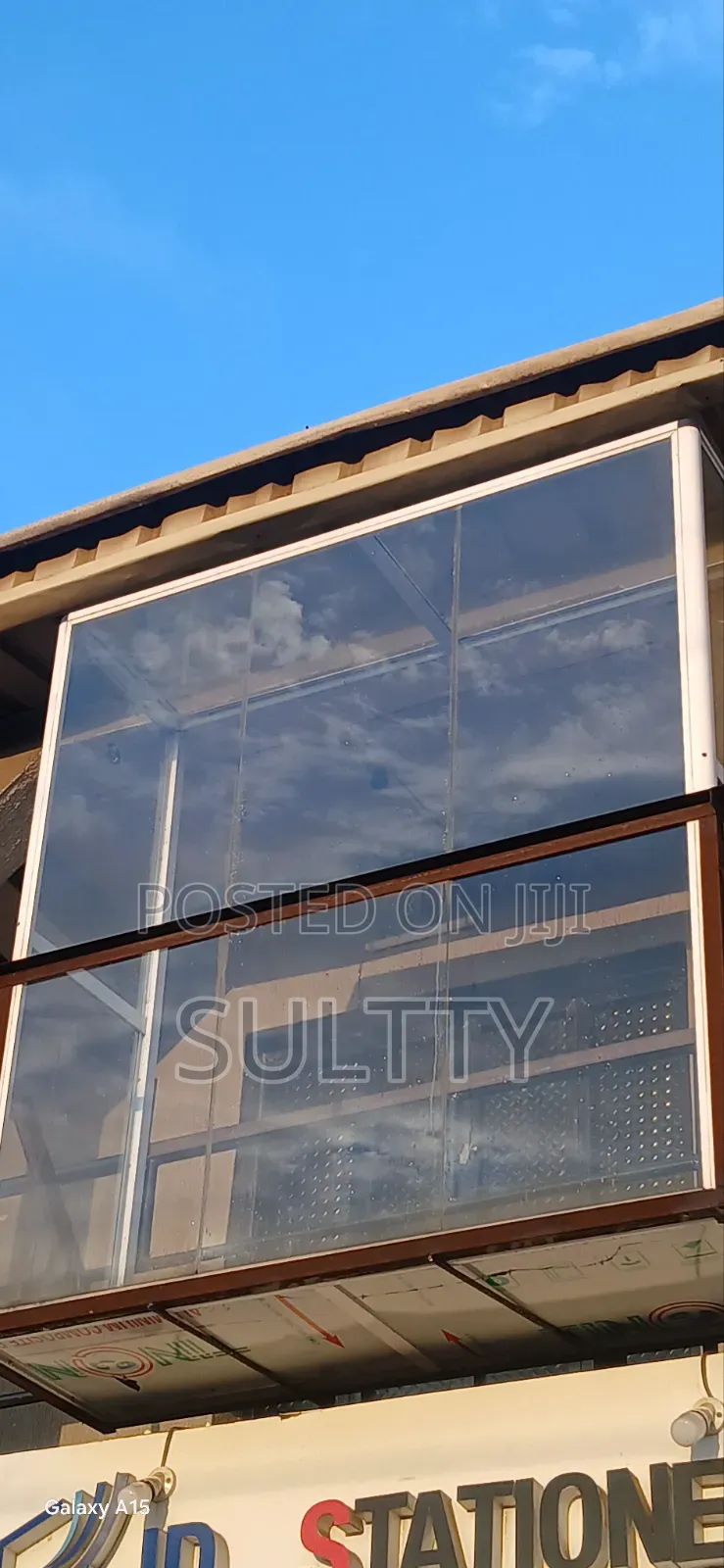 Show Glass