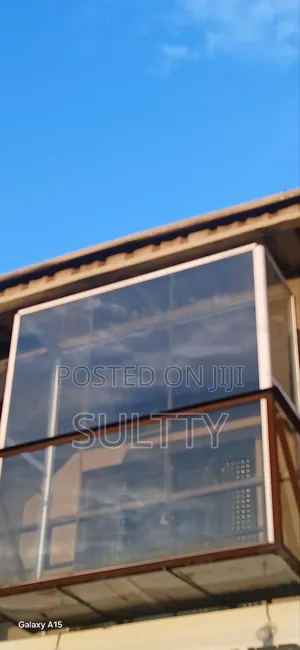 Show Glass