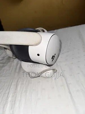 Meta/Oculus Quest 2 VR Headset